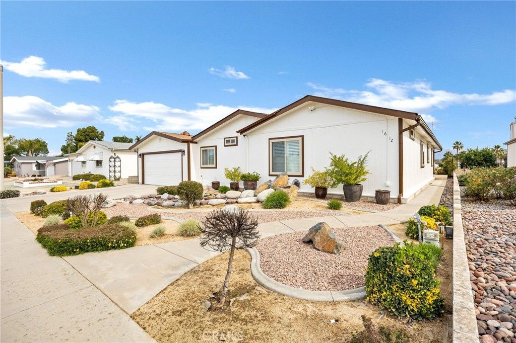 Image 5 of property listing at 1612 Brentwood, Hemet, CA 92545