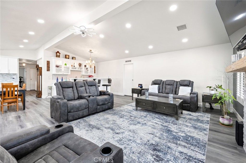 Image 7 of property listing at 1612 Brentwood, Hemet, CA 92545