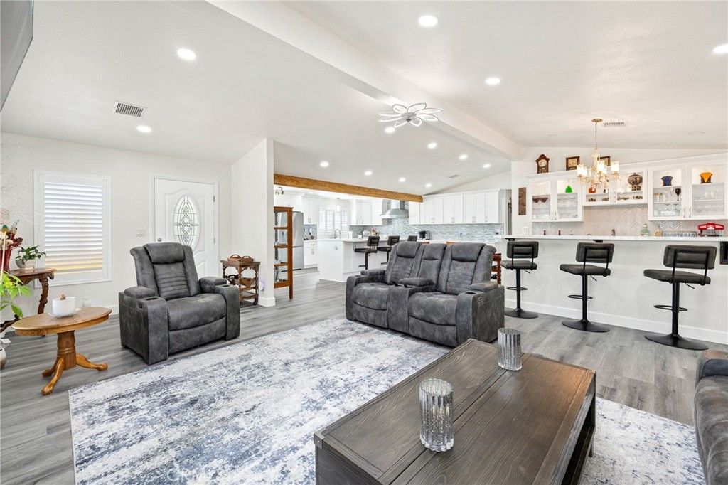 Image 8 of property listing at 1612 Brentwood, Hemet, CA 92545