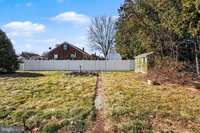 1105 STATE DR, Lebanon, PA 17042