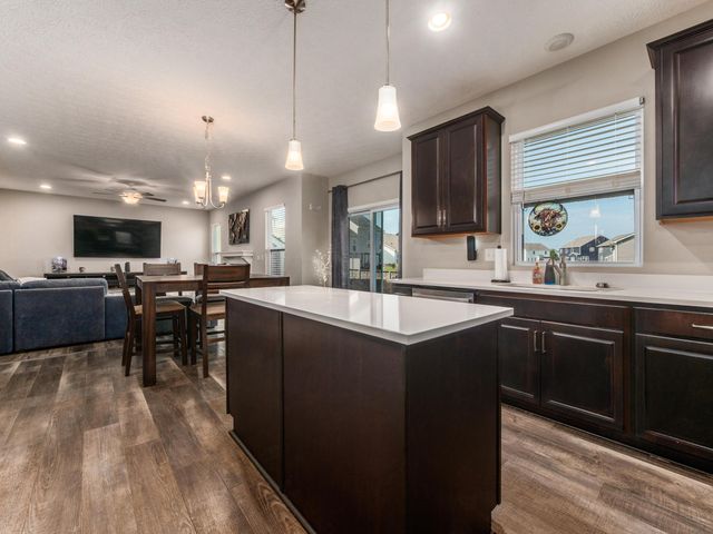 440 Oakland Hills Loop, Commercial Point, OH 43116
