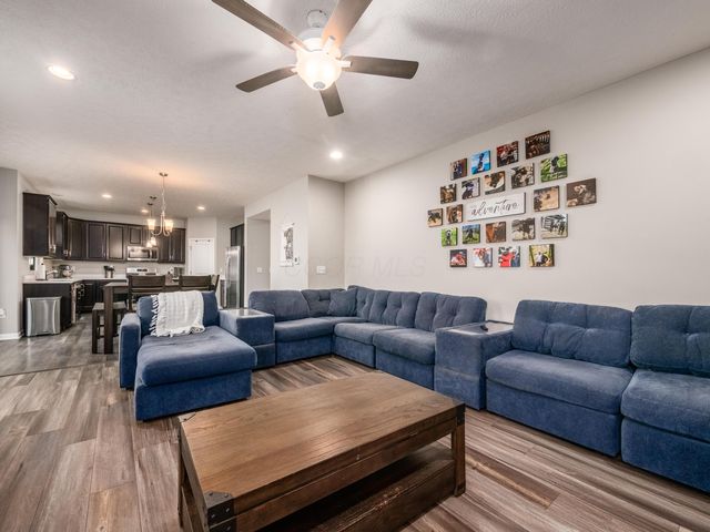 440 Oakland Hills Loop, Commercial Point, OH 43116