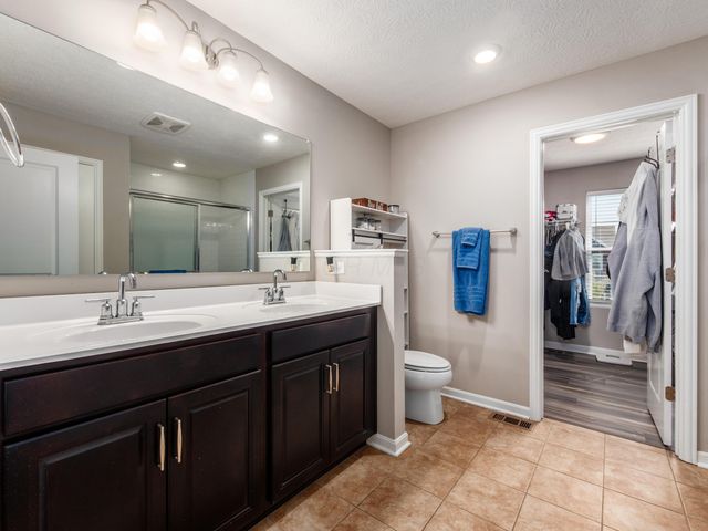 440 Oakland Hills Loop, Commercial Point, OH 43116