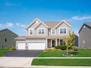 440 Oakland Hills Loop, Commercial Point, OH 43116
