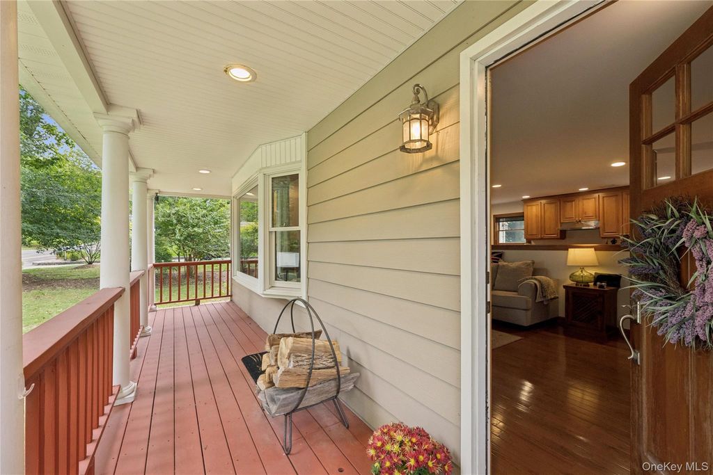 2 Rowley Drive, Northport, NY 11768 — photo 2