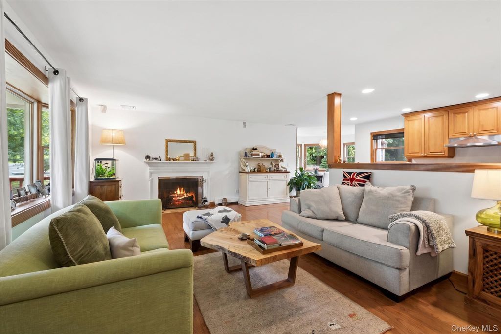 2 Rowley Drive, Northport, NY 11768 — photo 5