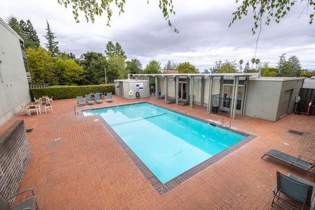 4008 Farm Hill Boulevard 102, Redwood City, CA 94061