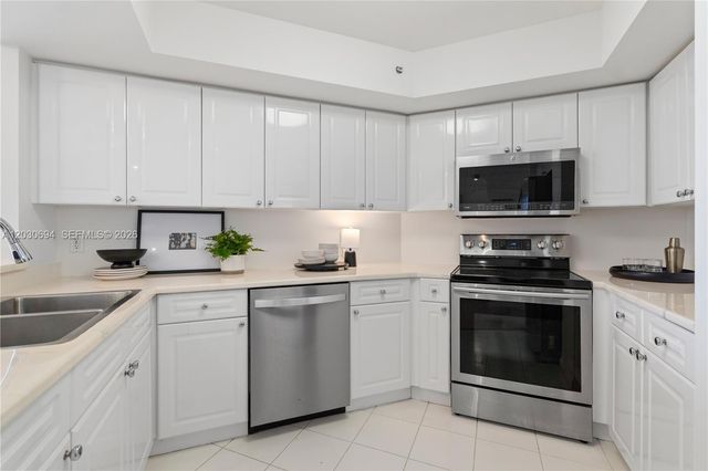 1800 Sunset Harbour Drive 1003, Miami Beach, FL 33139
