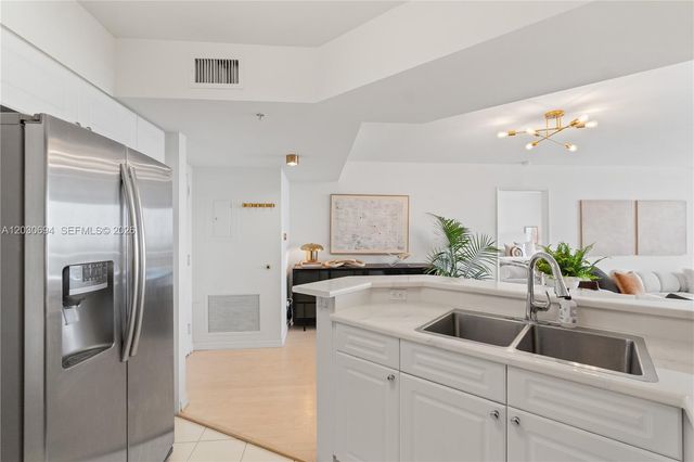 1800 Sunset Harbour Drive 1003, Miami Beach, FL 33139