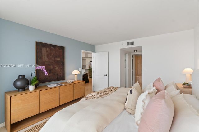 1800 Sunset Harbour Drive 1003, Miami Beach, FL 33139