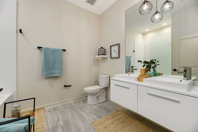 740 E Irving Park Road 3W, Roselle, IL 60172