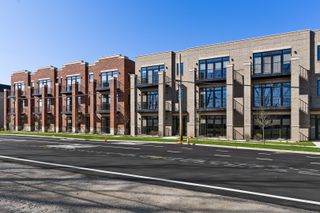 740 E Irving Park Road 3W, Roselle, IL 60172