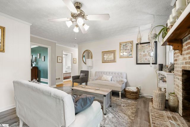 6 Chelsea Circle, Greenville, SC 29605