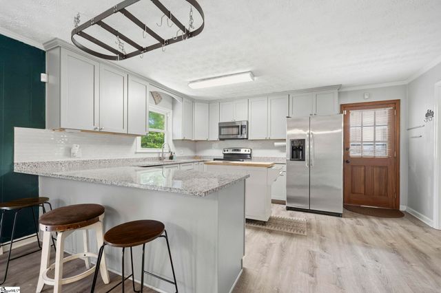 6 Chelsea Circle, Greenville, SC 29605