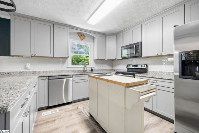 6 Chelsea Circle, Greenville, SC 29605