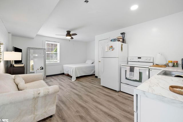 6 Chelsea Circle, Greenville, SC 29605