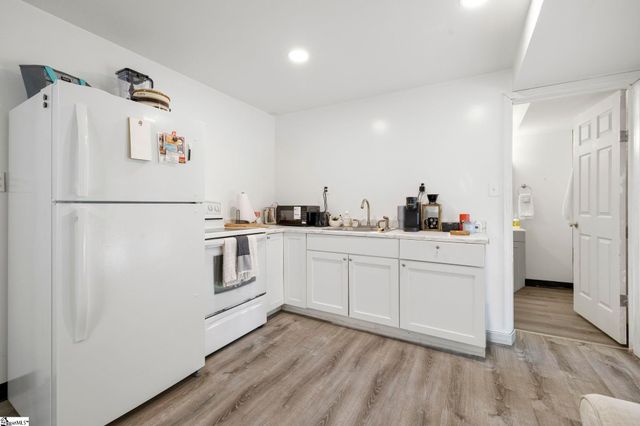 6 Chelsea Circle, Greenville, SC 29605