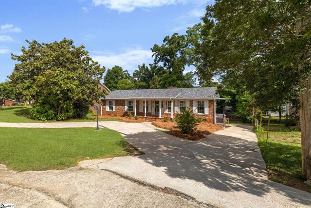 6 Chelsea Circle, Greenville, SC 29605