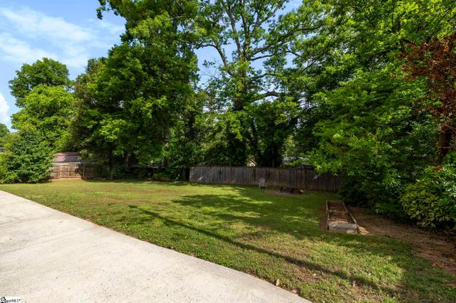 6 Chelsea Circle, Greenville, SC 29605