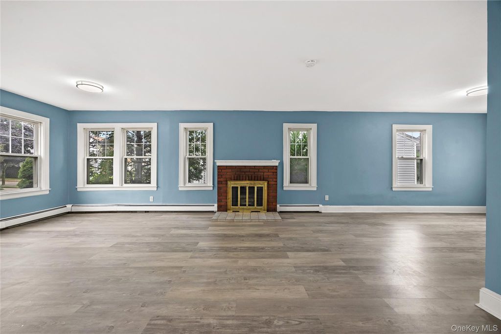 425 Marcellus Road, Mineola, NY 11501 — photo 2