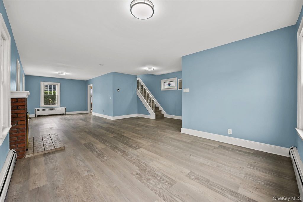425 Marcellus Road, Mineola, NY 11501 — photo 4