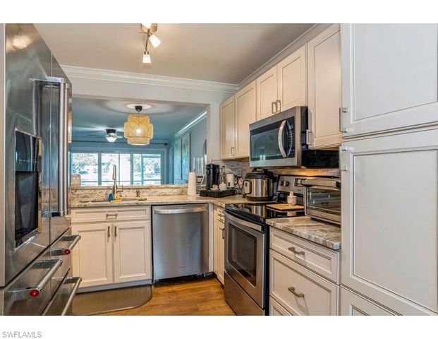 250 Timber Lake CIR # E103, Naples, FL 34104