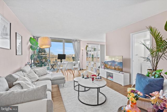2059 HUNTINGTON AVE #1002, Alexandria, VA 22303