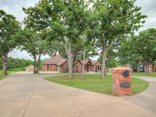1900 Rock Oak Place, Blanchard, OK 73010