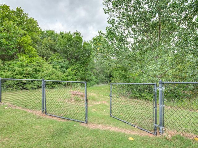 1900 Rock Oak Place, Blanchard, OK 73010