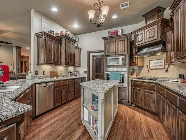 1900 Rock Oak Place, Blanchard, OK 73010