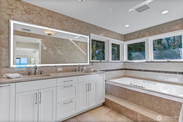 16331 Maplewild Avenue SW, Burien, WA 98166