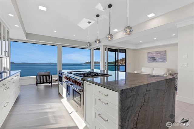 16331 Maplewild Avenue SW, Burien, WA 98166