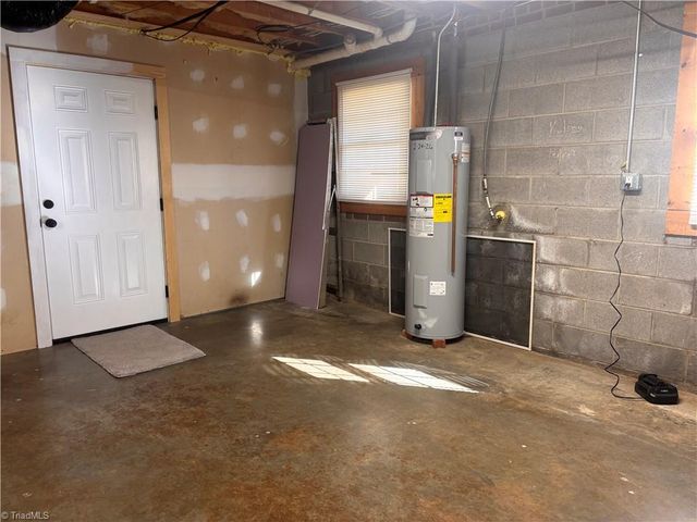 1233 Kentland Drive, King, NC 27021