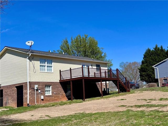 1233 Kentland Drive, King, NC 27021