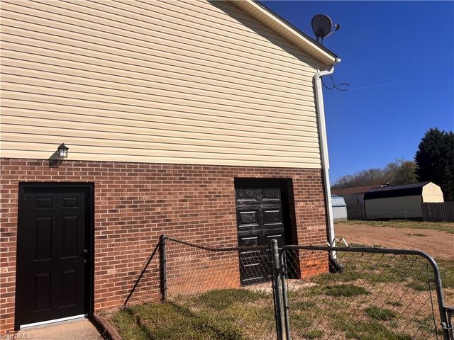 1233 Kentland Drive, King, NC 27021