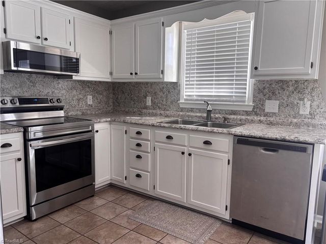 1233 Kentland Drive, King, NC 27021