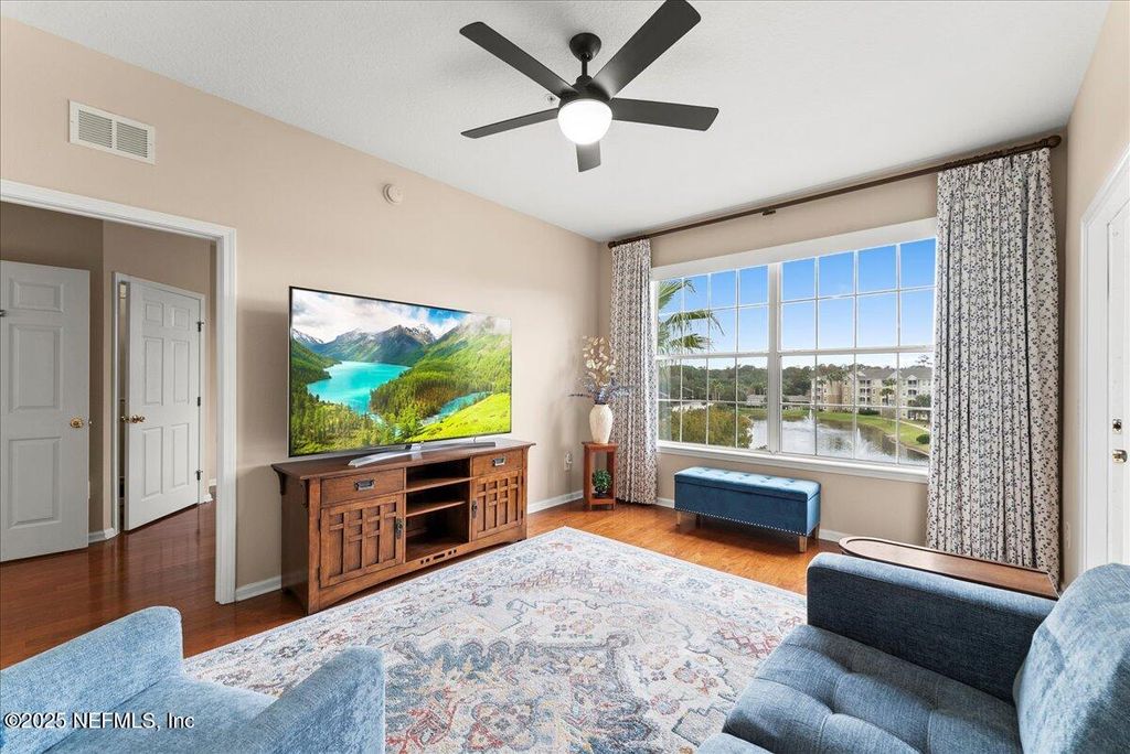 7801 POINT MEADOWS Drive 8404, Jacksonville, FL 32256