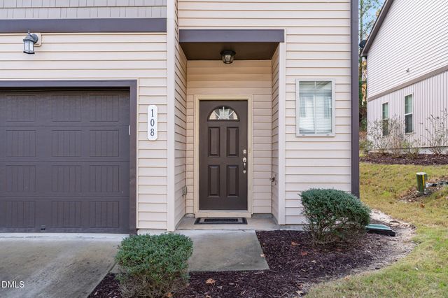 108 Bella Place, Holly Springs, NC 27540