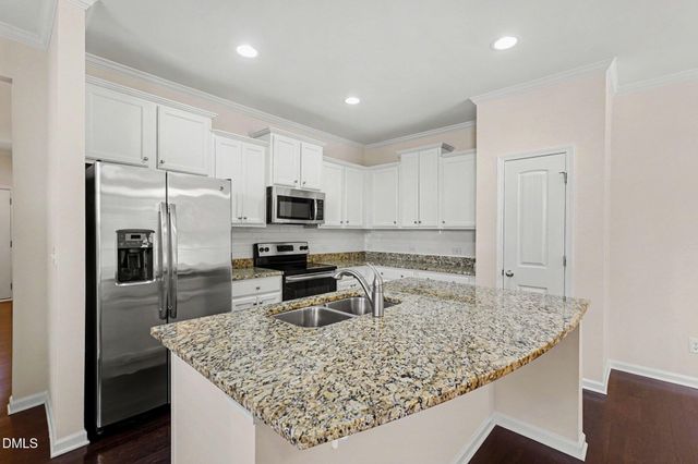 108 Bella Place, Holly Springs, NC 27540