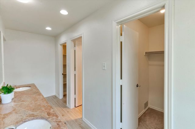 204 Willowcrest Drive, Garland, TX 75040