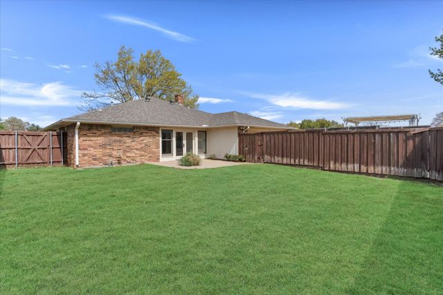 204 Willowcrest Drive, Garland, TX 75040