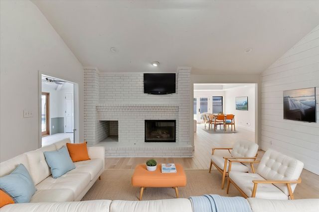 204 Willowcrest Drive, Garland, TX 75040