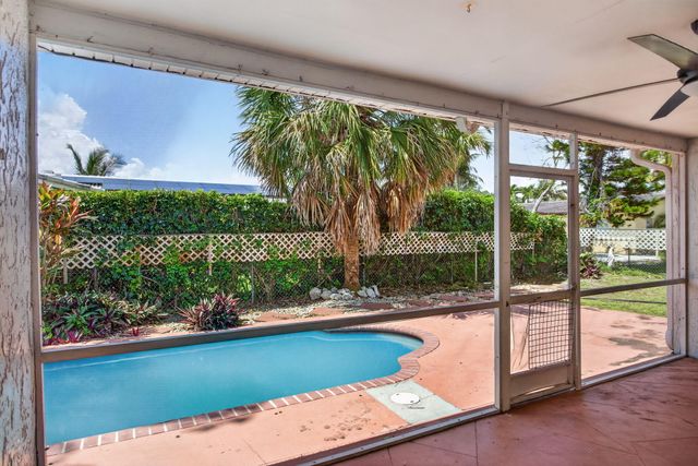 7504 NW 40th Place, Coral Springs, FL 33065