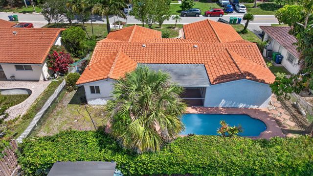 7504 NW 40th Place, Coral Springs, FL 33065