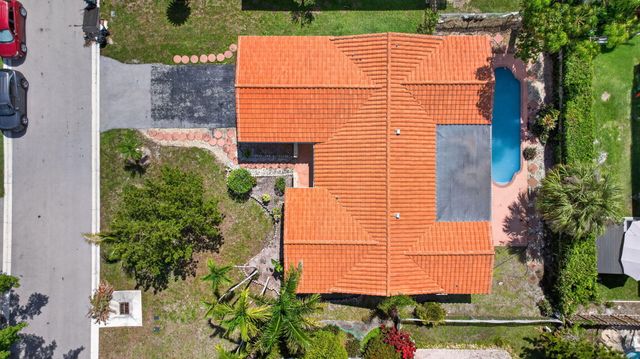 7504 NW 40th Place, Coral Springs, FL 33065