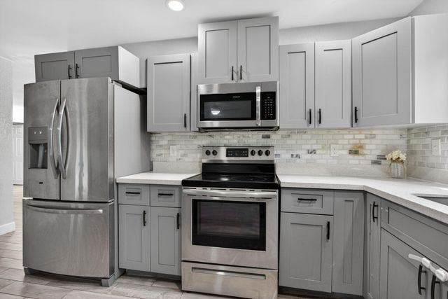 7504 NW 40th Place, Coral Springs, FL 33065