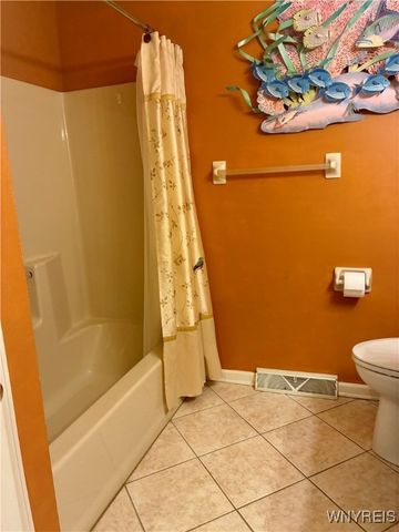 2850 Amsdell Road 32, Hamburg, NY 14075