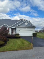 2850 Amsdell Road 32, Hamburg, NY 14075