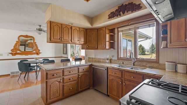 13424 S Utah Avenue, Davenport, IA 52804