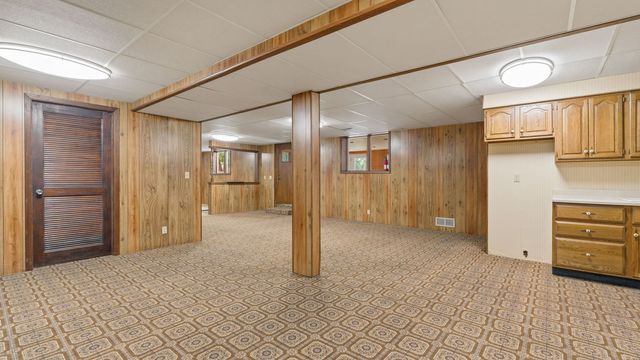 13424 S Utah Avenue, Davenport, IA 52804